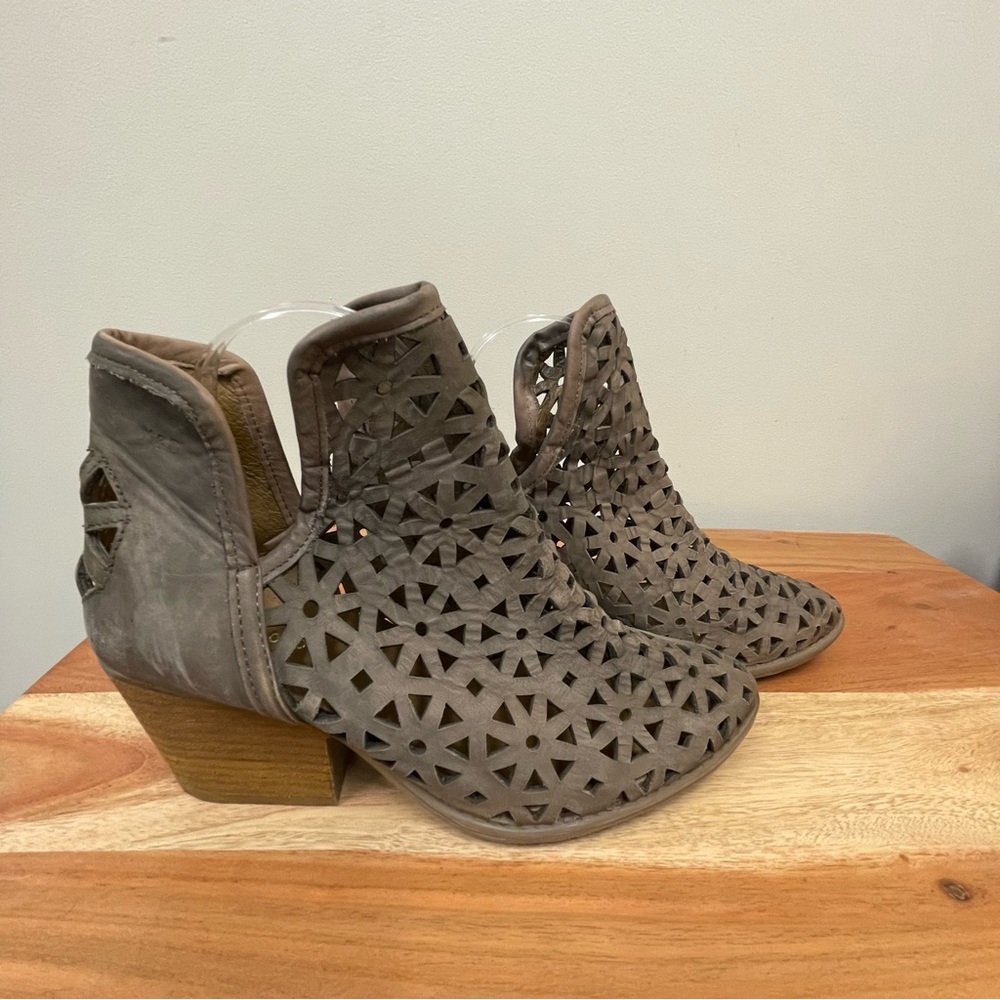 Musse & Cloud Athena Leather Laser Cut Western Ankle Boot Booties Tan Brown 10